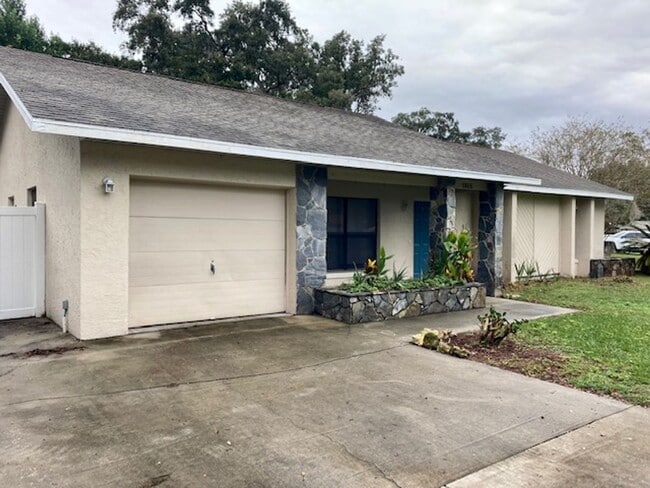 Building Photo - 3/2 Home with Fenced-in Yard!