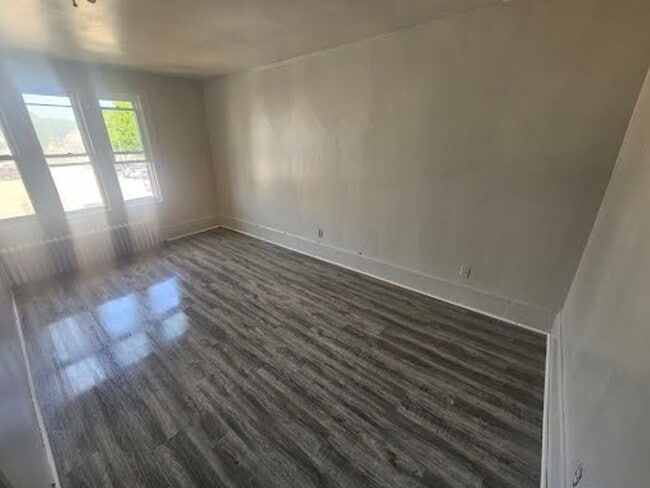 Building Photo - 2374 S 18th St Unit Upper Rental