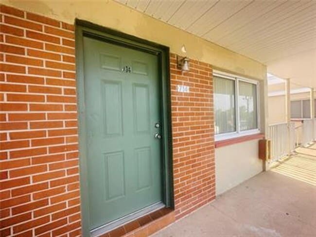 Photo - 1 bedroom / 1 bath condo in Crestview Villas