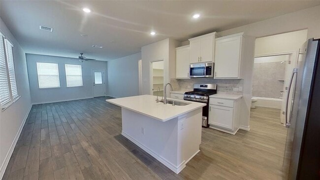 Photo - 197 Nettletree Dr