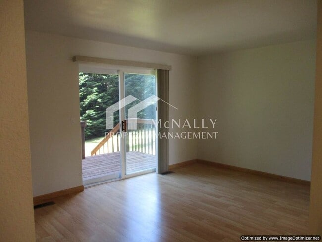 Photo - 2 Bedroom, 1.5 Bathroom Townhouse in Port ...