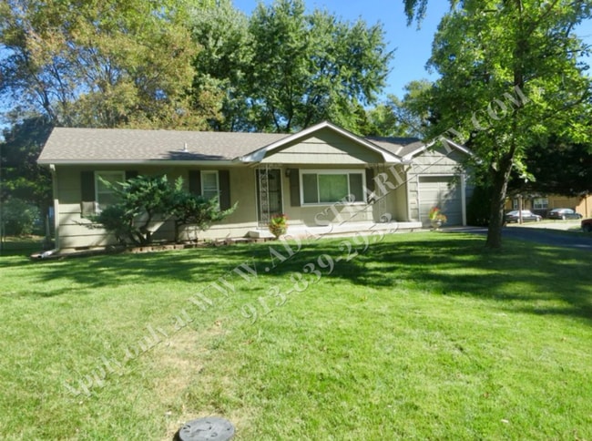 Building Photo - Beautiful 3 Bed/1 Bath Home in KCMO-Availa...
