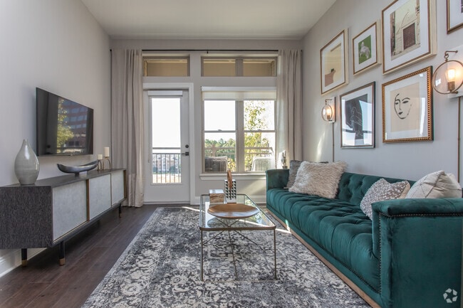 2BR, 2BA - 1122SF