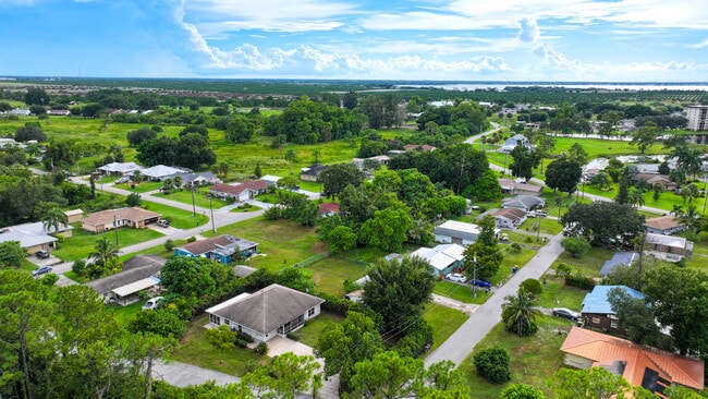 Photo - 208 Serenade Dr