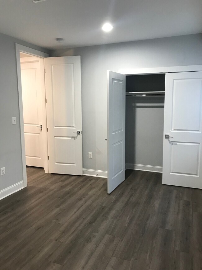 Photo - 12602 Thompson Rd Unidad Onebed basement plus hall