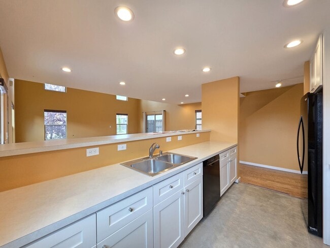 2180 W Alameda St