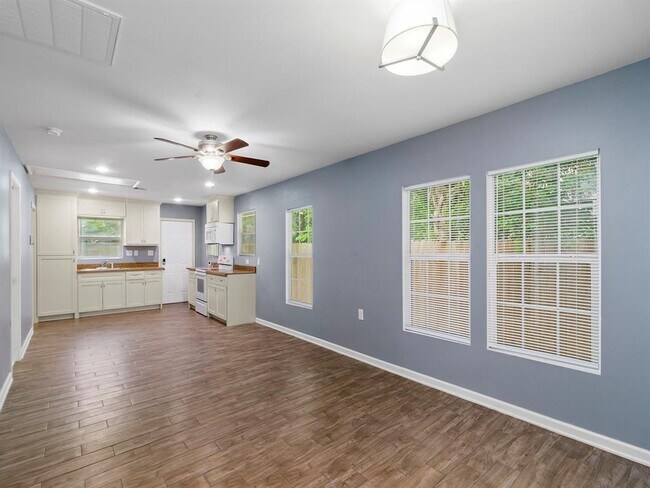 Photo - 2814 Francis St