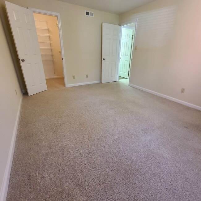 Photo - Chesterfield Village Apartments