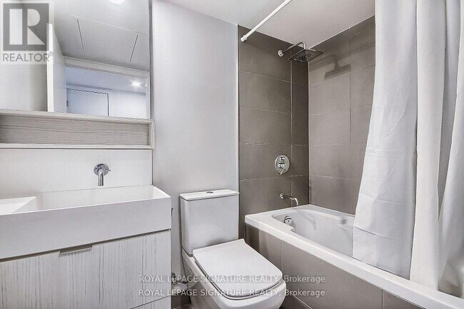 Photo - 5 Soudan Ave Unit 816