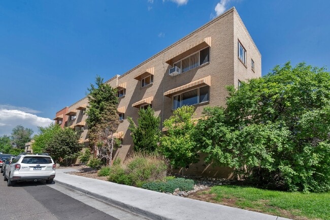 Photo - Large Two Bed / One bath in great Art deco building near Washington park. Unit 203