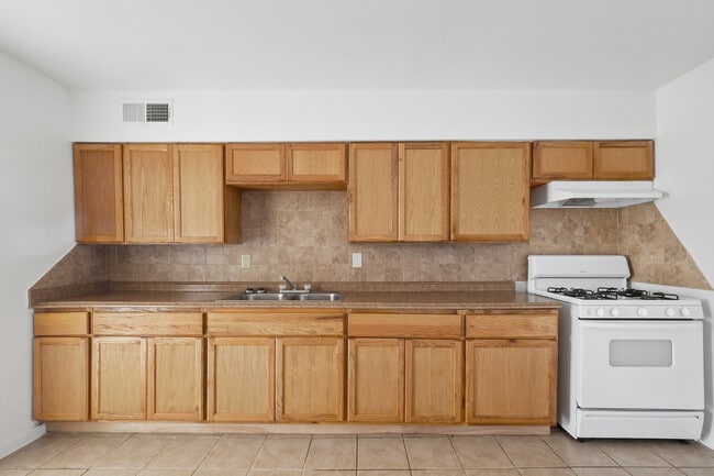 Photo - La Paloma Village Apartments