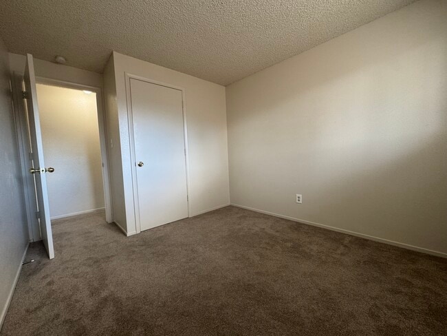 Photo - 1380 Kittyhawk Ave