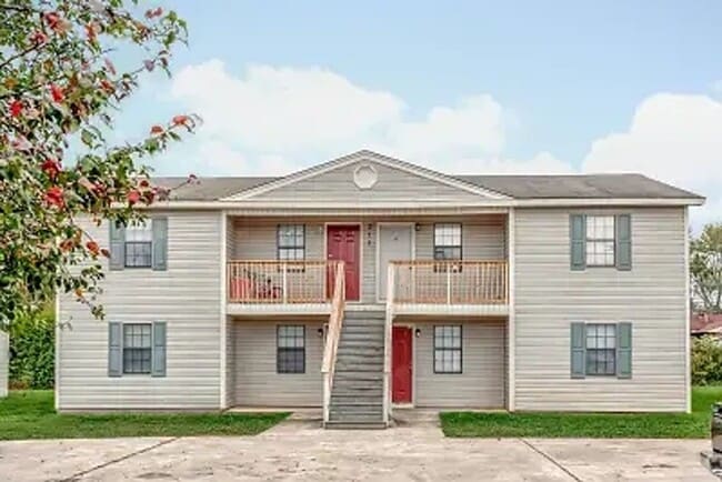 Photo - Greenbrier Apartments