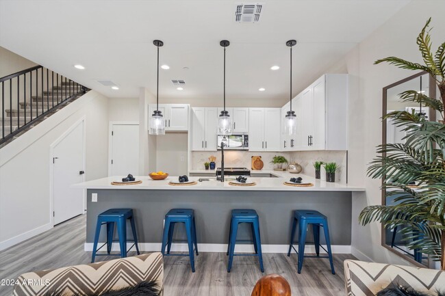 Photo - 1642 E Monte Vista Rd Townhome