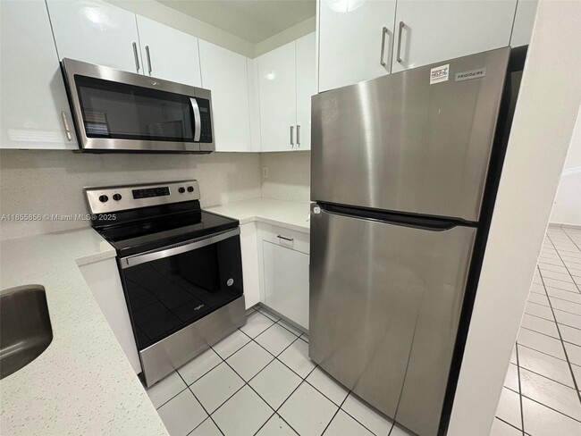 Building Photo - 5660 W 25th Ct Unit 5660 Rental