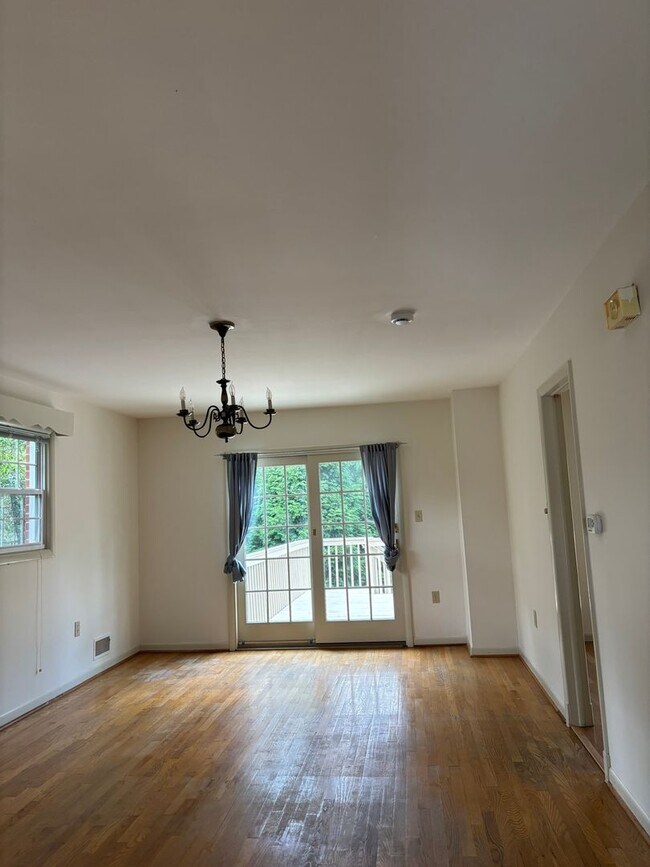 Photo - Beautiful Colonial In the Fernwood subdivision in Bethesda