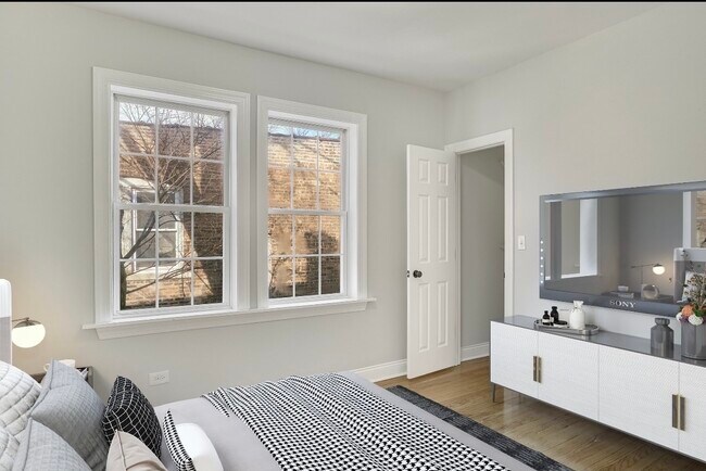 Photo - 7302 S Kenwood Ave