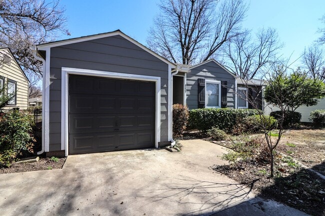 Photo - Cozy Bungalow in Brookside area, close to shopping for grocery, coffee shops, restaurants and muc...
