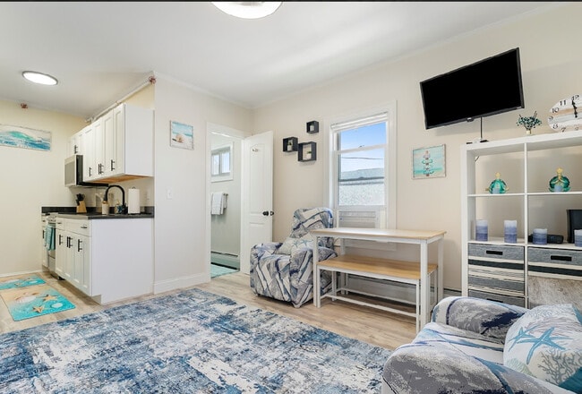 Building Photo - 5 Kinney Ave Unit 202