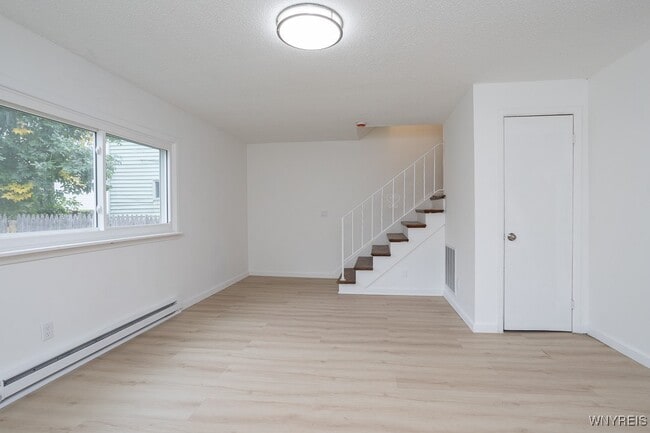 Photo - 109 6th Ave