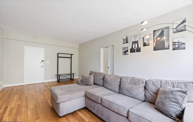 Photo - 3901 Cathedral Ave NW Unit 220