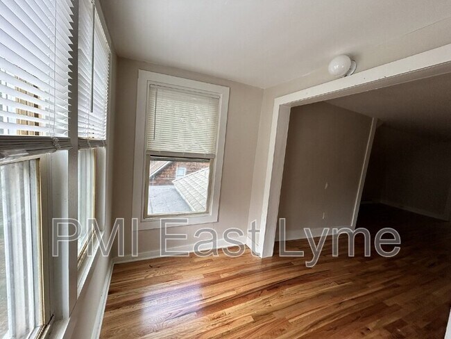 Photo - 332 Brick Top Rd Unit Apt. 3