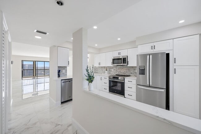 Photo - 7290 Kinghurst Dr Unit 709