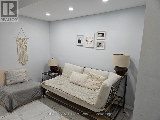 Photo - 141 Coxwell Ave