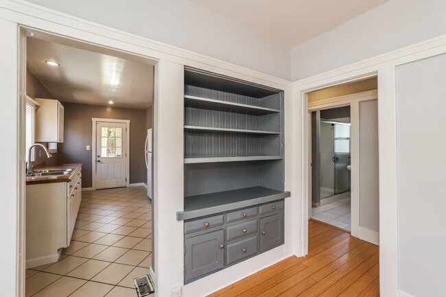 Photo - Beautiful 1918 Oakland Home!!