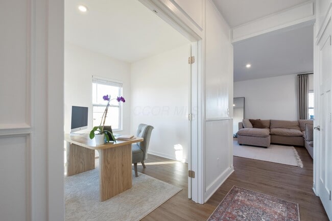 Photo - 484 Creekside Dr