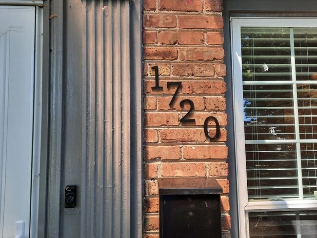 Photo - 3Br/2Bath House in Evanston $3,600/m