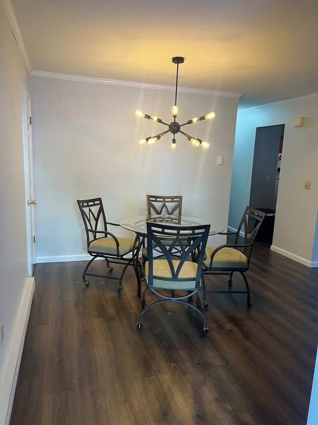 Building Photo - 23 Willow Springs Unit 23