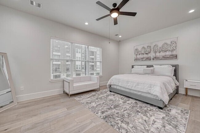 Photo - 5606 Canal St
