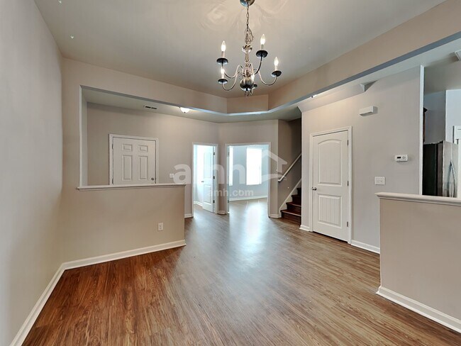 Photo - 4489 Middletown Dr