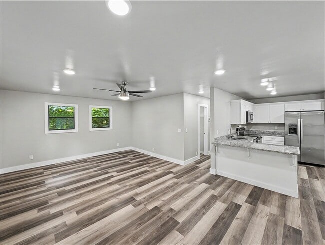 Photo - 24 Hampstead Ln