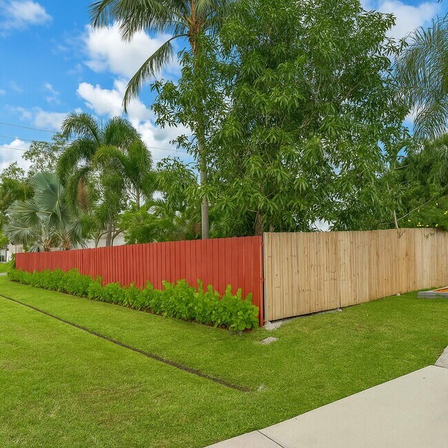 Photo - 1892 SW Biltmore St