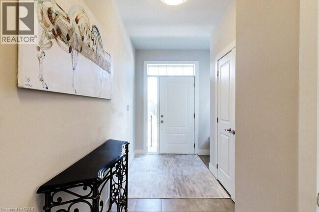 Photo - 212 Courtland St