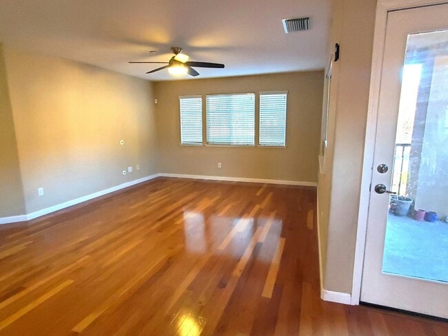 Photo - 10 Meritage Common Unit 200