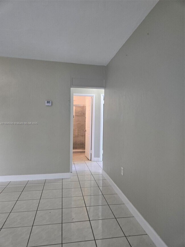Photo - 741 E 8th St