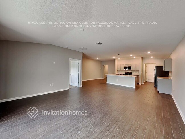 Photo - 936 Caitlin Loop