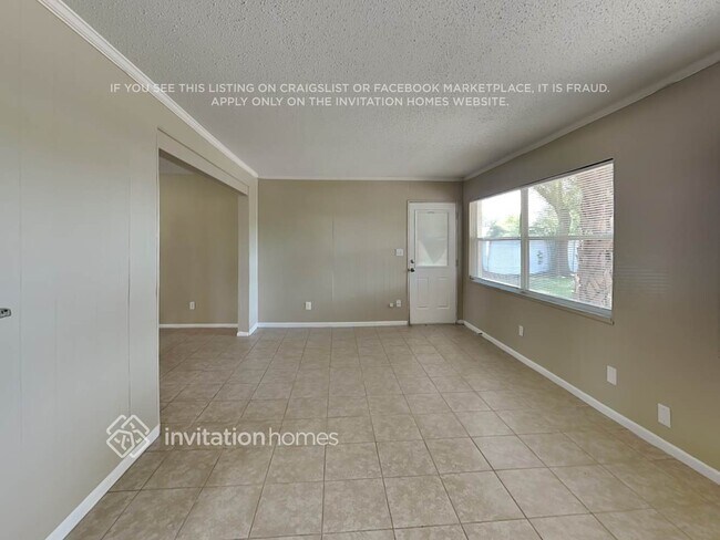 Photo - 908 59th St W