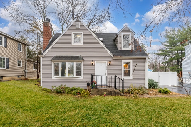 Photo - 305 N Grace St