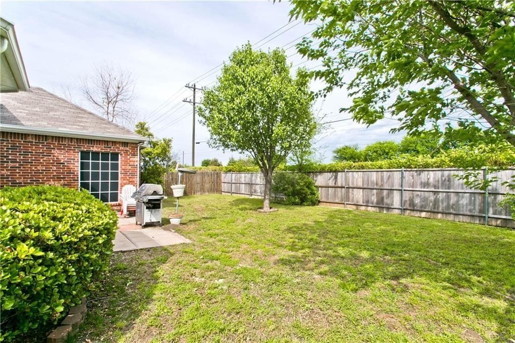 Photo - 819 Redbud Dr