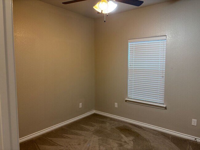 Photo - 3/2/1 on Quiet Street Near a Park!