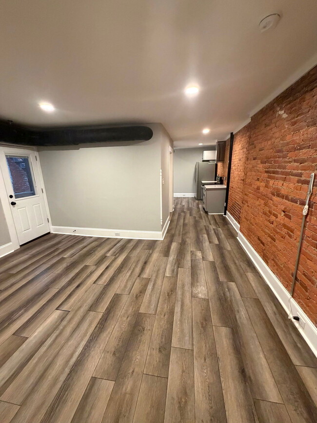 Photo - 252 N Mulberry St