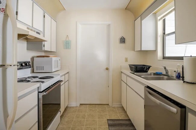 Photo - 681 E Hartford St Unit 5A