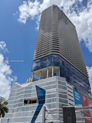 Building Photo - 398 NE 5th St Unit 4401