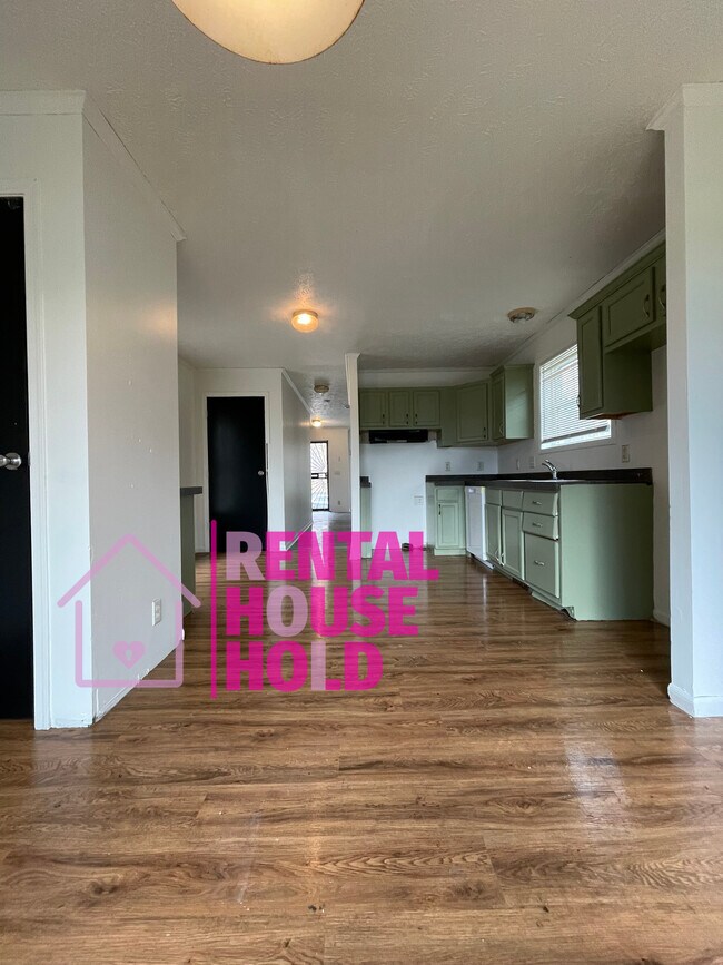 Photo - 182 Candler St