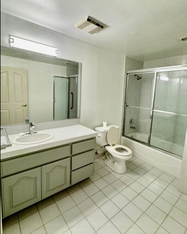 Photo - 2618 N Vermont Ave Unit Private Residence