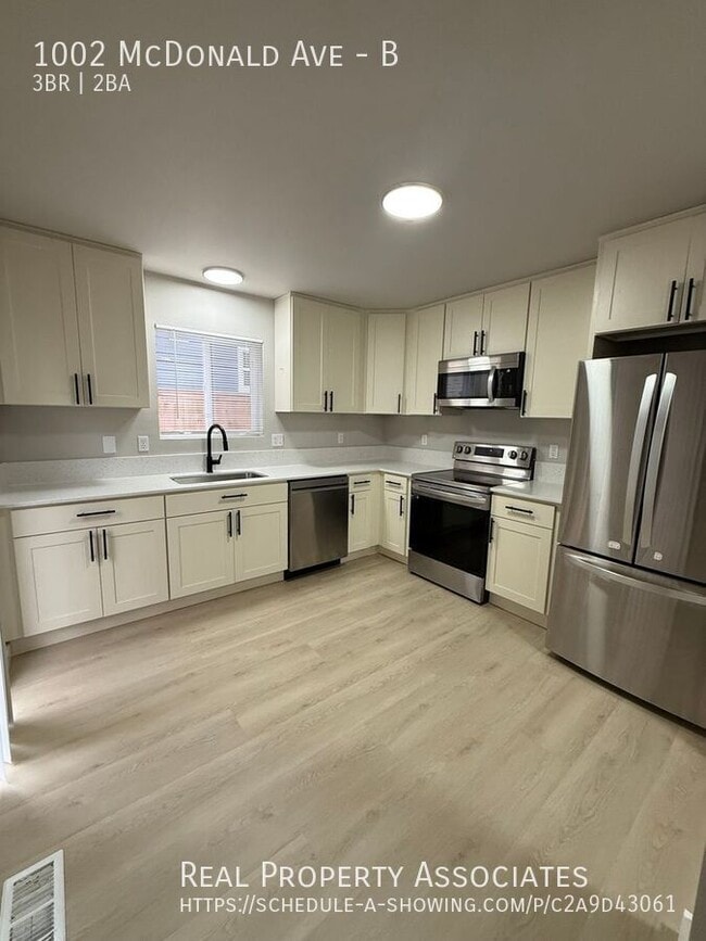 Photo - 1002 McDonald Ave Unidad B